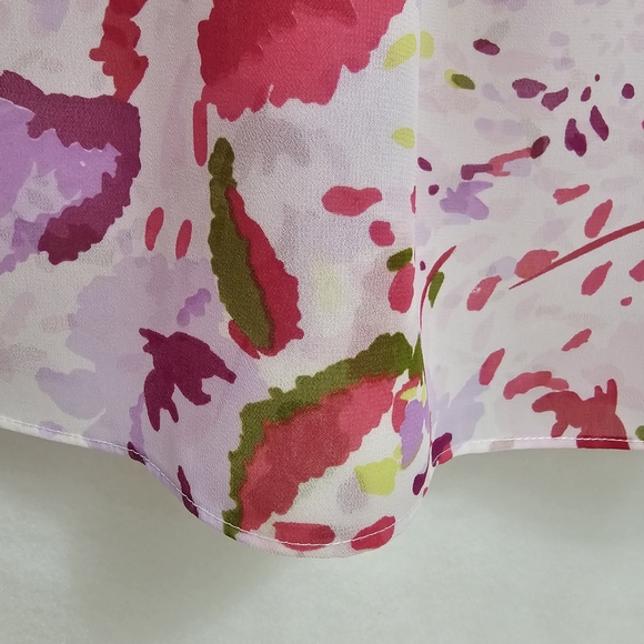 Women Within, Feminine Floral Fluttery Blouse, Easy Care, Size 1X - Picture 11 of 15